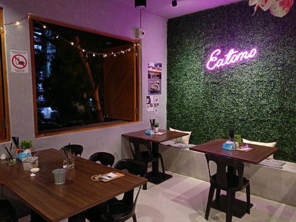 Inside and sign at Eatomo, Taman Desa Review | Kuala Lumpur Best Restaurant Review 2018